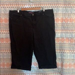 Black jean capris